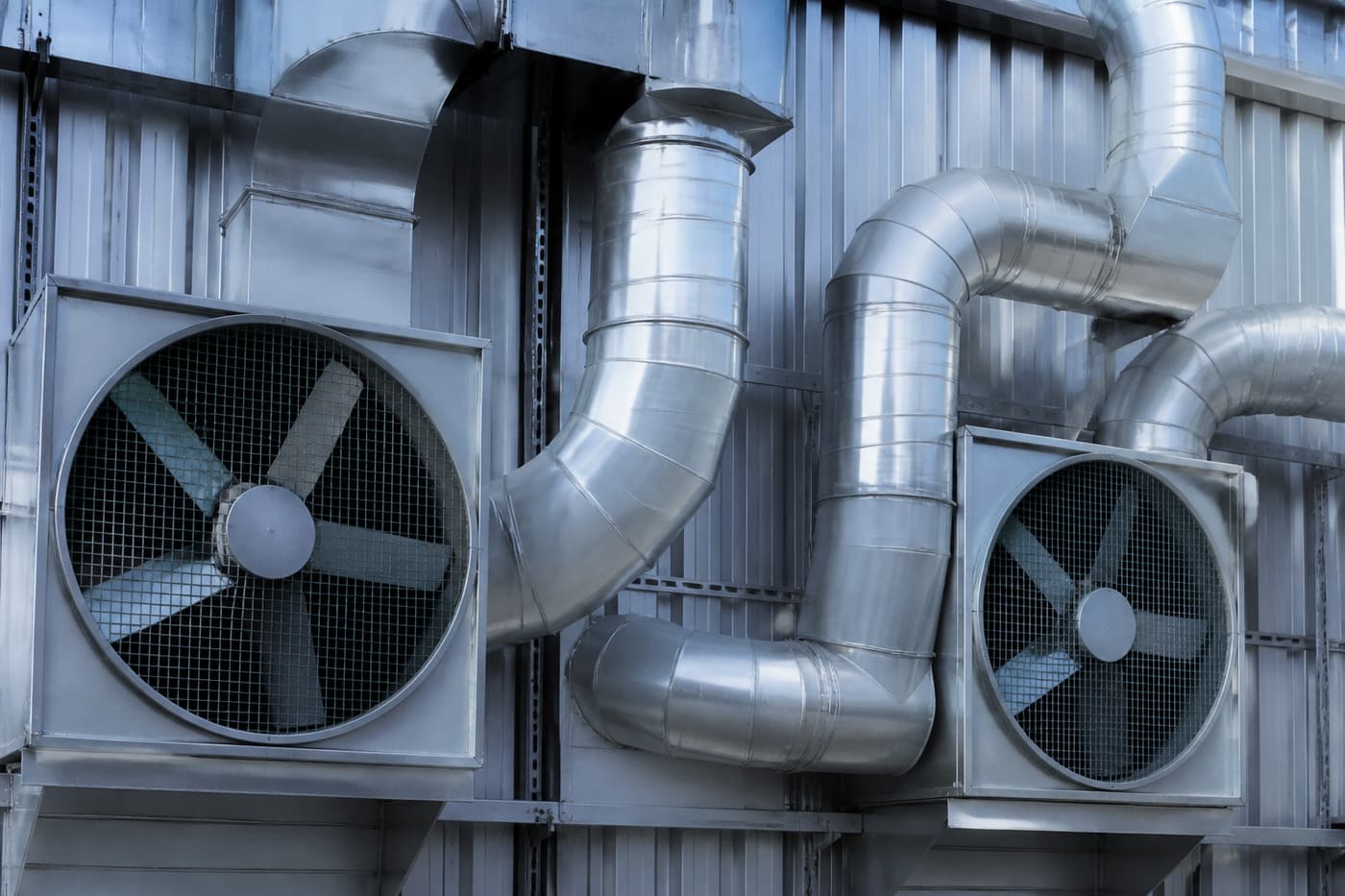 Sistema de ventilación industrial en planta